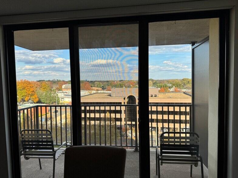 Building Photo - 6800 Fleetwood Rd