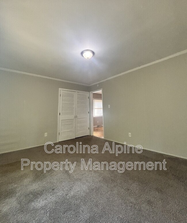 Building Photo - 8523 Stonehurst Dr