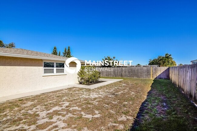 Building Photo - 3 Bedroom Pet-Friendly Home in Holiday, FL with Main Street Renewal