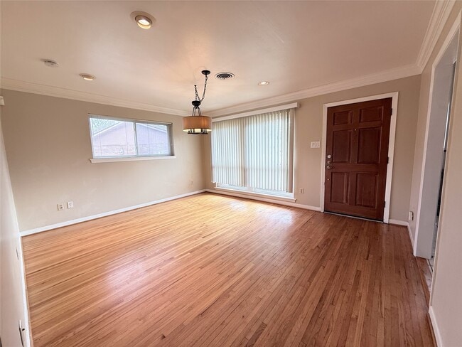 Building Photo - 9506 Carousel Ln