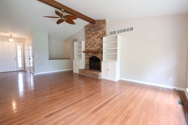 Building Photo - 622 Rustic Valley Dr