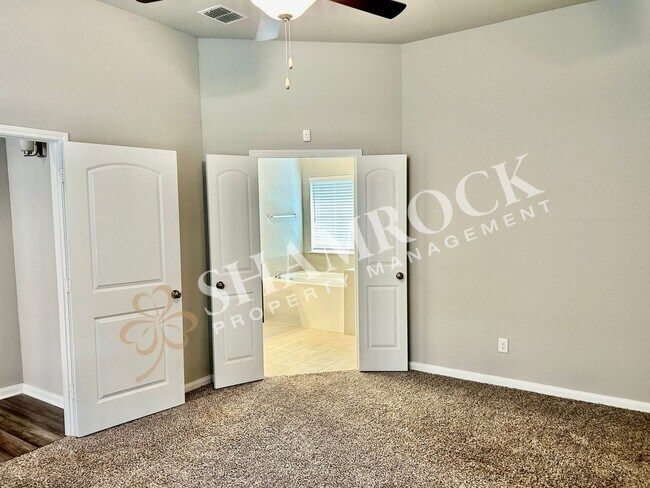 Building Photo - 10233 Driskill Dr