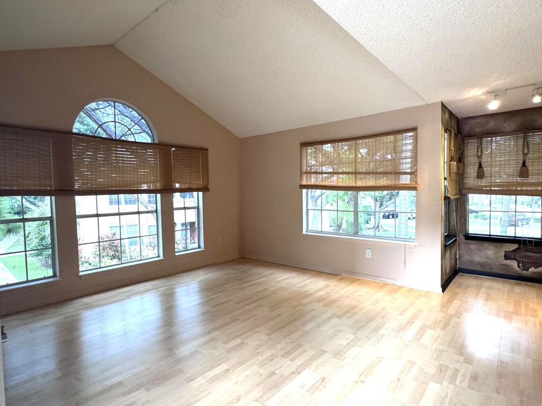 Building Photo - 1101 Crystal Way