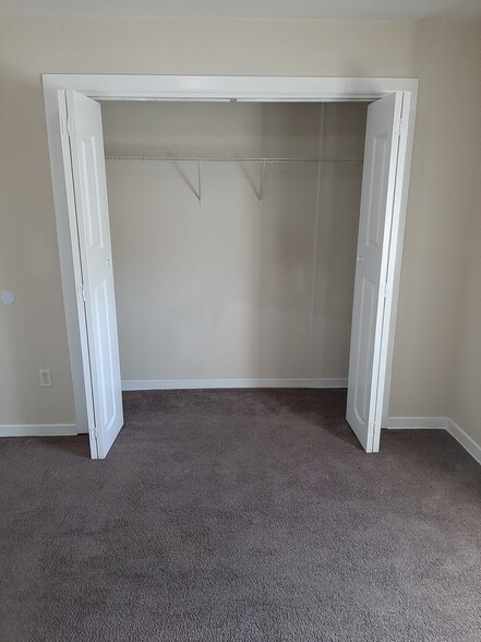 Building Photo - 2620 Angelique Dr