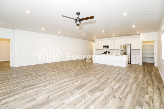 Building Photo - 308 Ravello St