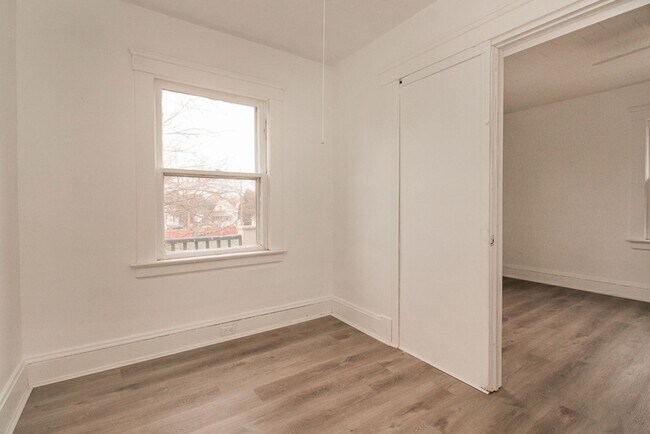 Building Photo - 7415 Elton Ave