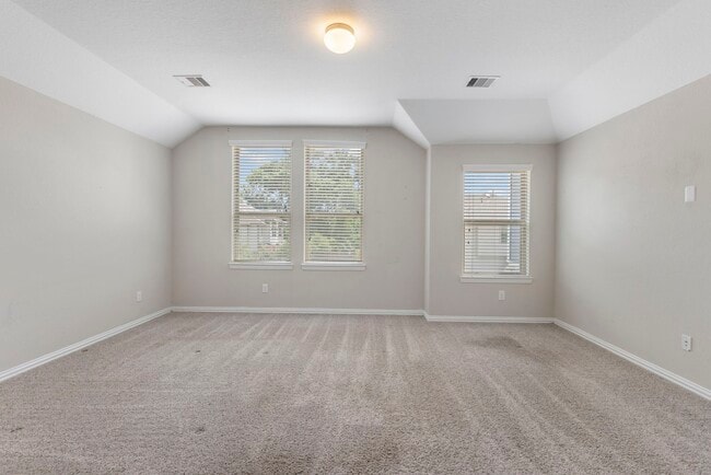 Building Photo - 5021 Lehman Oaks Dr