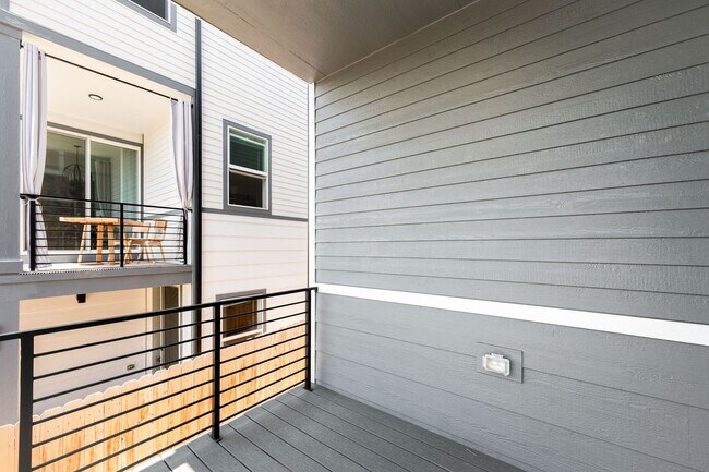 Building Photo - Brand New 3BD, 4BA Half-Duplex in Villa Park with Back Yard