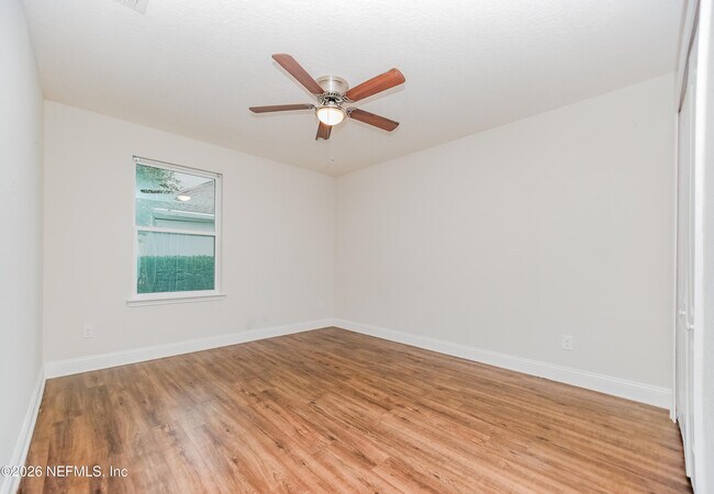 Building Photo - 577 Porta Rosa Circle