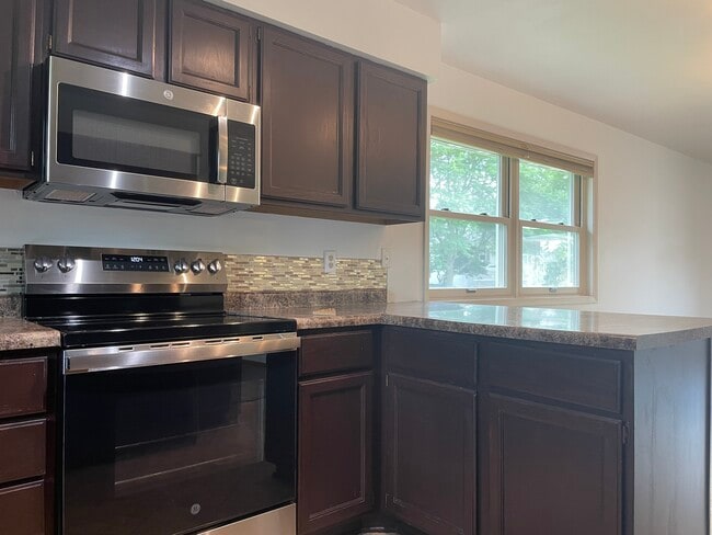 Building Photo - 323 Santa Fe Trail
