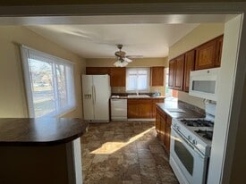 Building Photo - 6309 W 83rd St