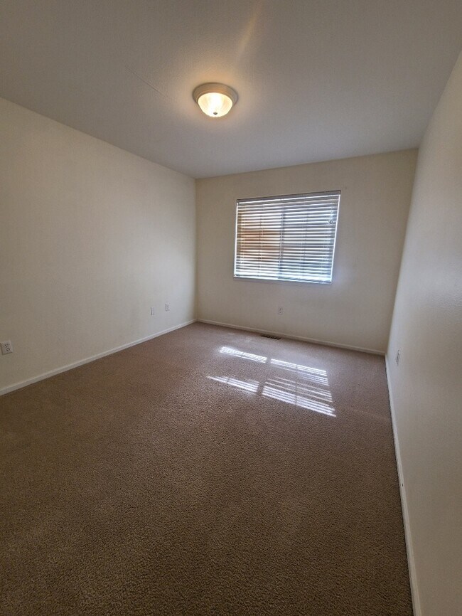 Building Photo - 921 Centennial Dr