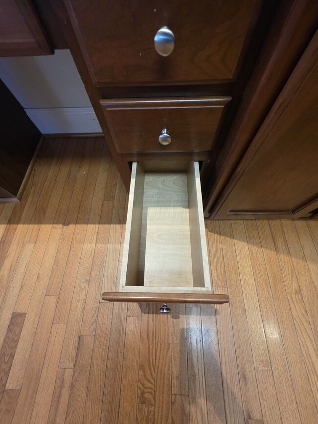 Building Photo - Spacious 4-Bedroom Home for Rent in Kings ...