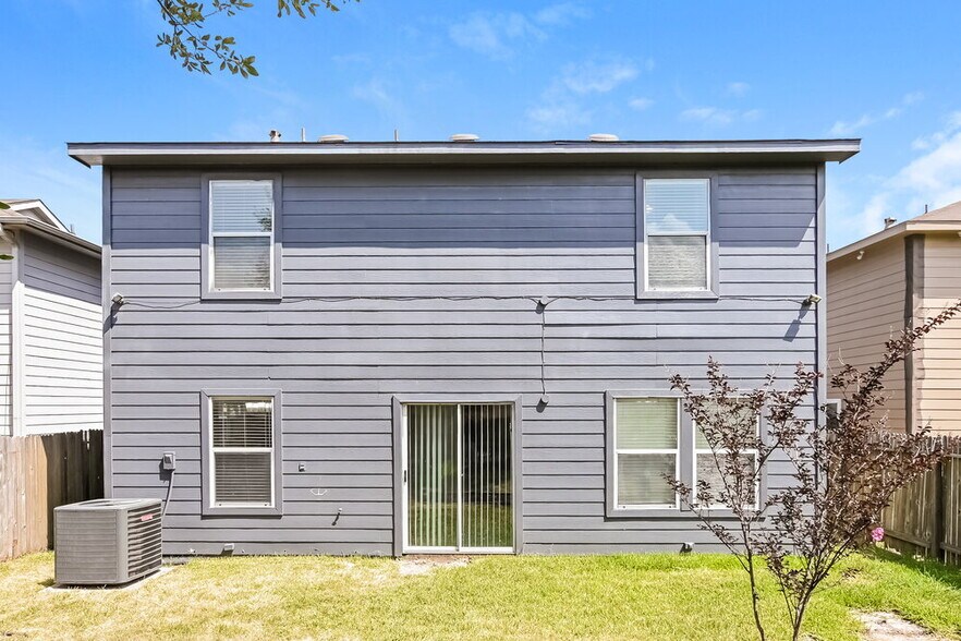 Building Photo - 12510 Aarons Way Dr