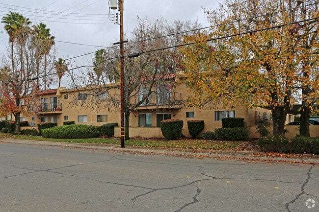 Building Photo - Hacienda Apartments