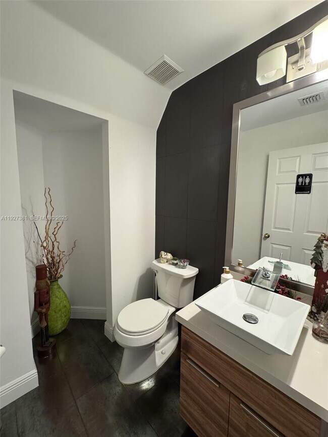 Building Photo - 10973 NW 53rd Ln