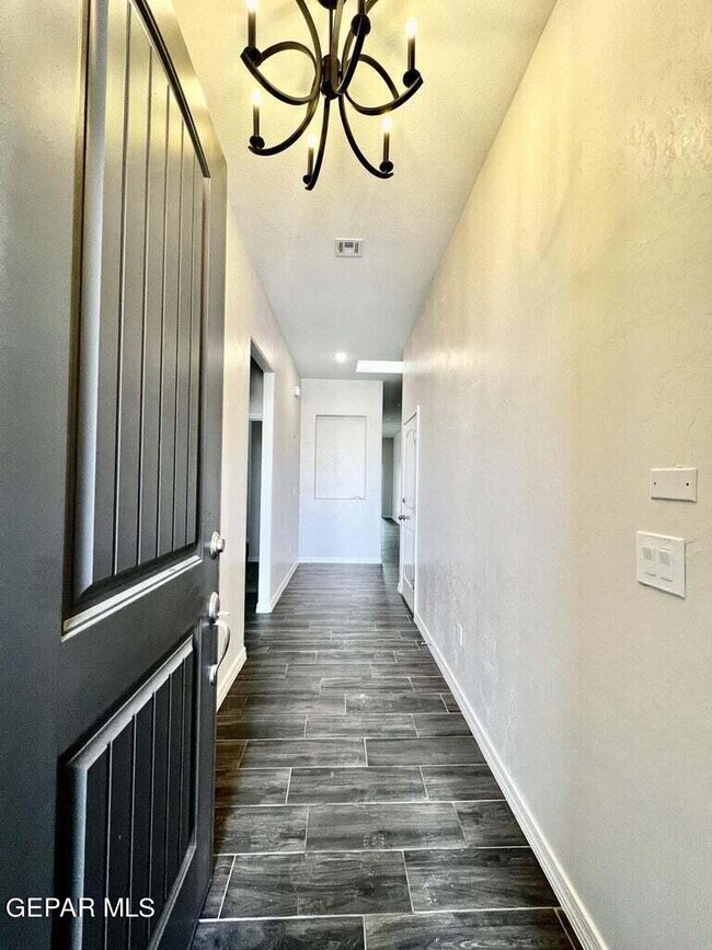 Building Photo - 13652 Glen Vista Ln