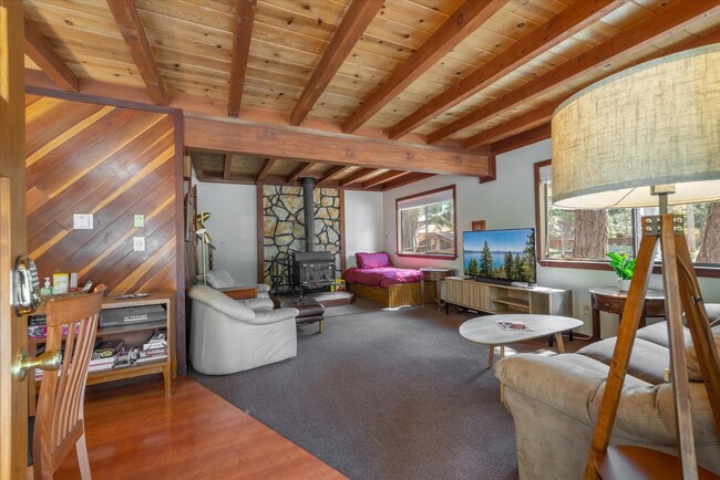 Building Photo - SKI LEASE: Hot Tub, Pet Friendly, Wood Stove