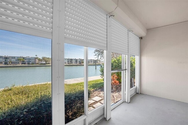 Building Photo - 7625 Sun Island Dr S