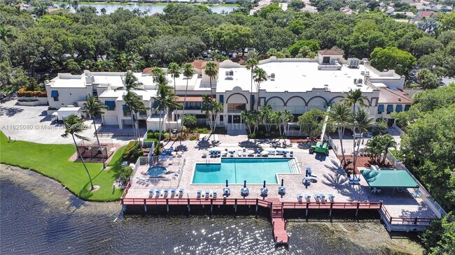 Building Photo - 1911 Sabal Palm Dr