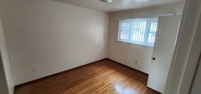 Building Photo - Updated Fair Oaks Beauty!