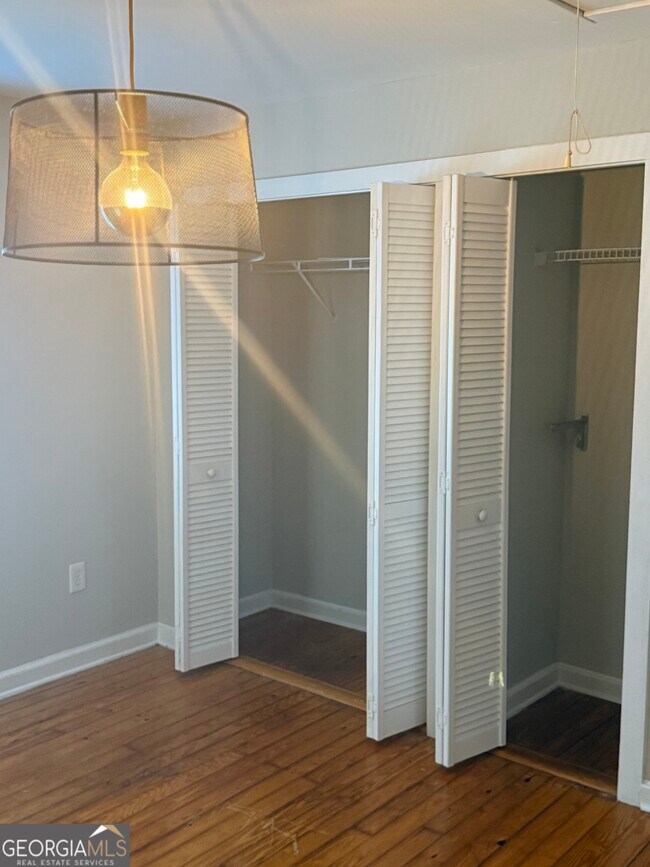 Building Photo - 1750 Linwood Ave