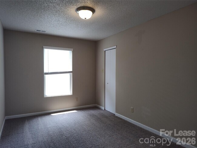 Building Photo - 2038 Dunsmore Ln