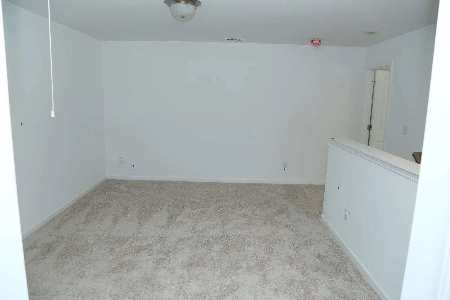 Building Photo - Room in Townhome on Thornton Dr