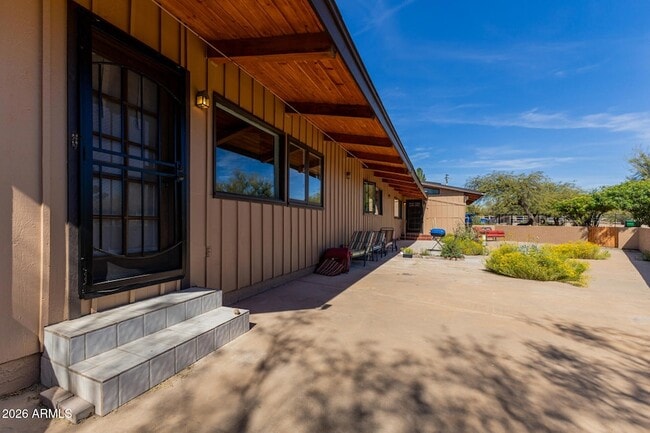 Building Photo - 6140 E Peak View Rd