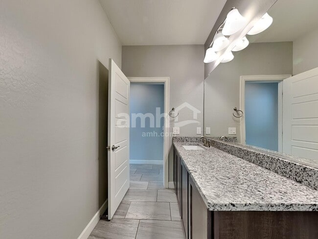 Building Photo - 18256 W Thunderhill Pl