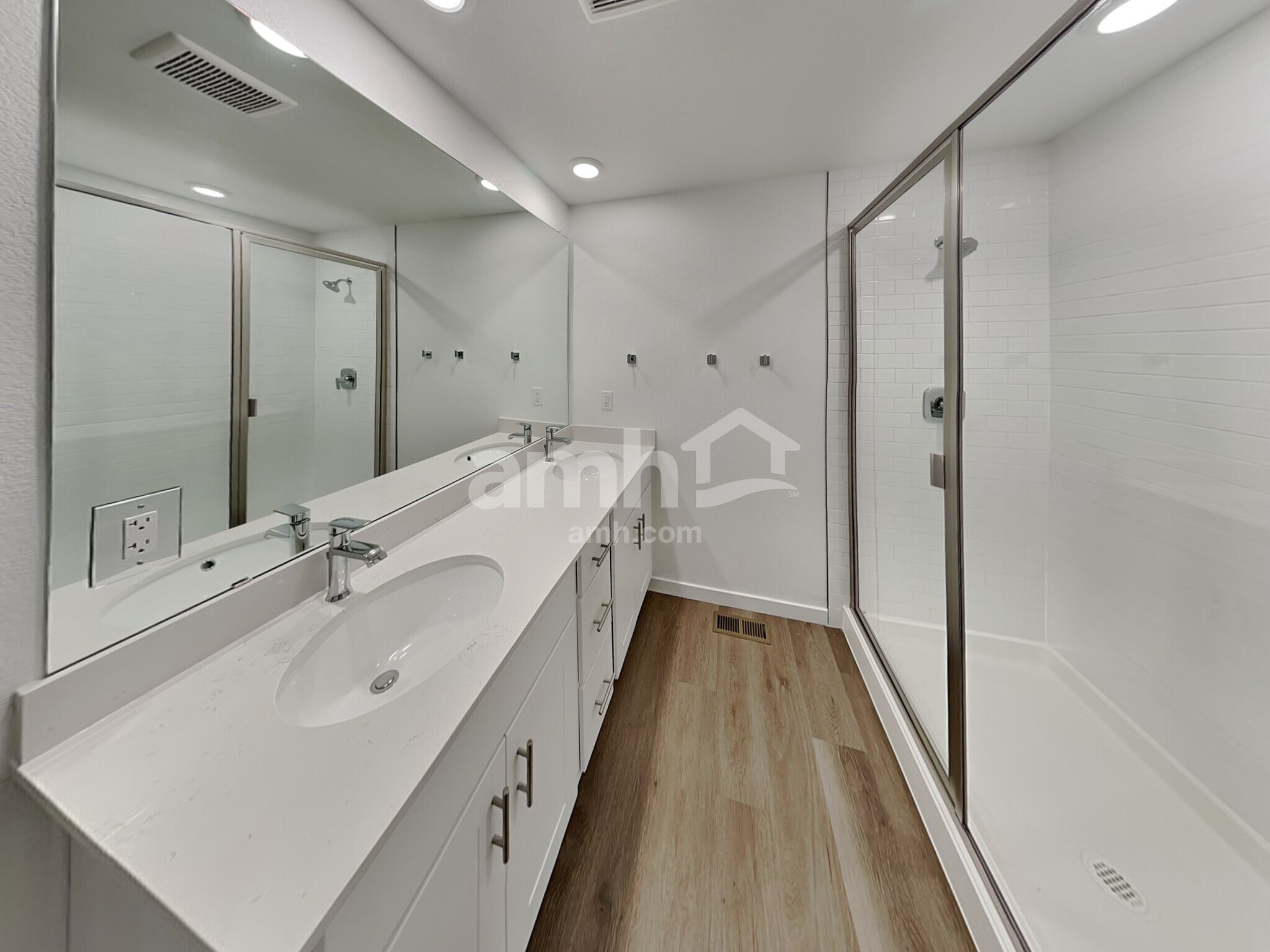 Building Photo - 6620 S Newbern St