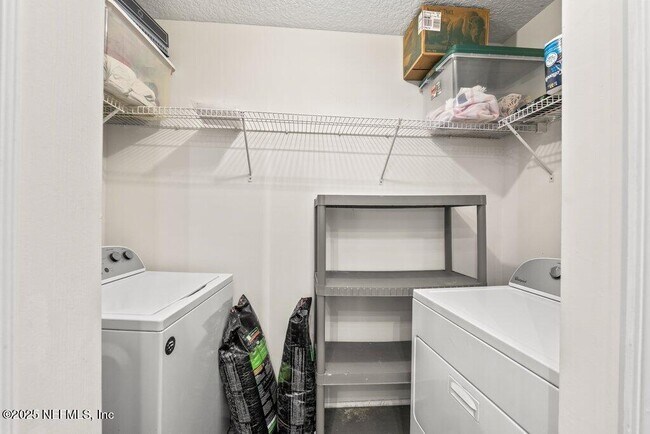 Building Photo - 75 Jardin De Mer Pl