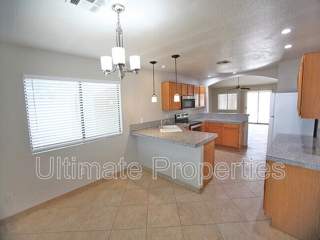 Building Photo - 4611 N 87th Ave