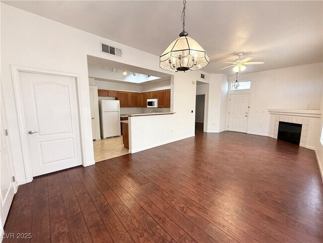 Building Photo - 3375 Cactus Shadow St