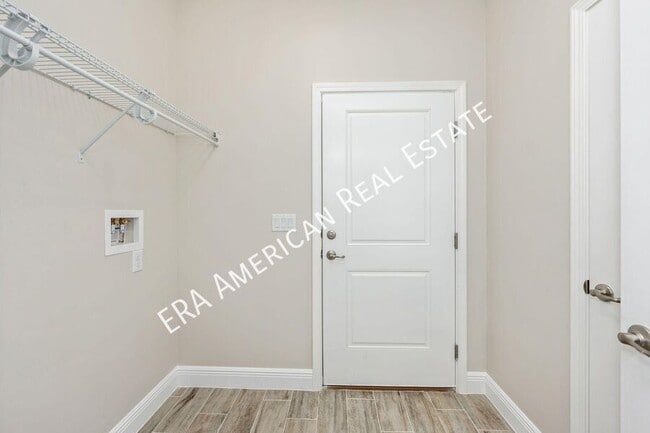Building Photo - 721 Fairview Dr