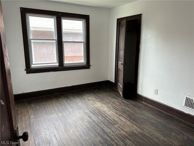 Building Photo - 91 Tremble Ave