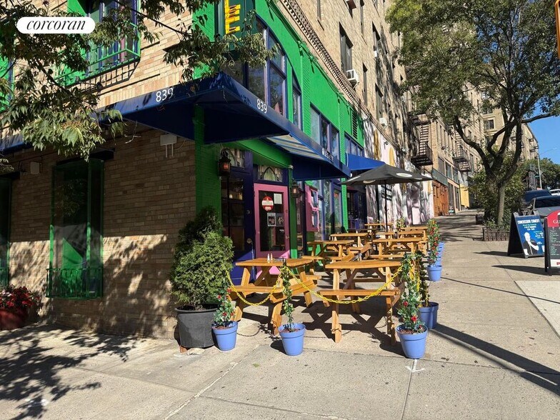 Building Photo - 875 W 181st St