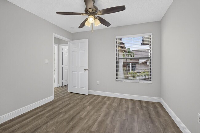 Building Photo - 12708 Shoreline Dr