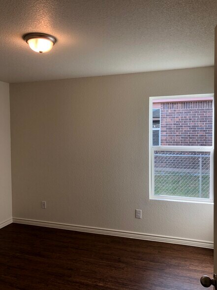 Building Photo - 5708 Lariat Ct