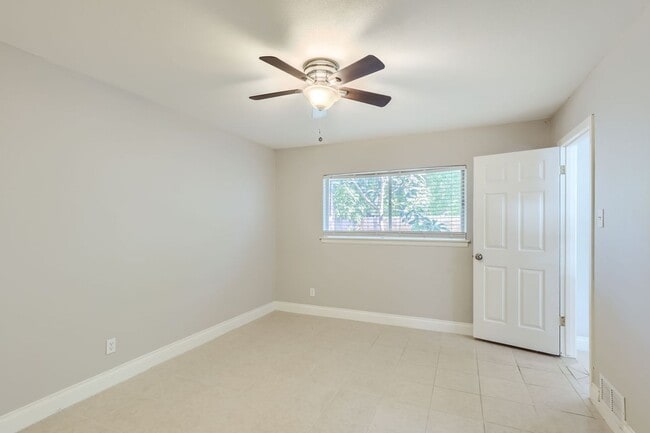 Building Photo - Ready for Move In!