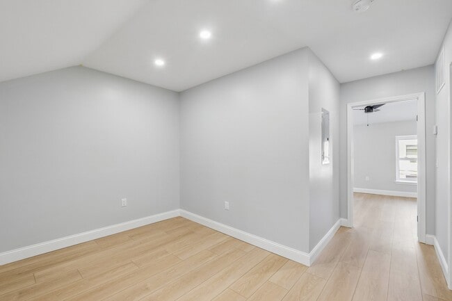 Building Photo - 617 S 8th St