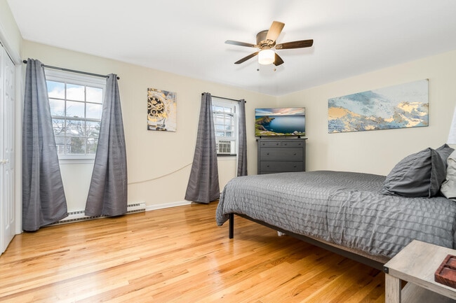 Building Photo - Youngs Drive