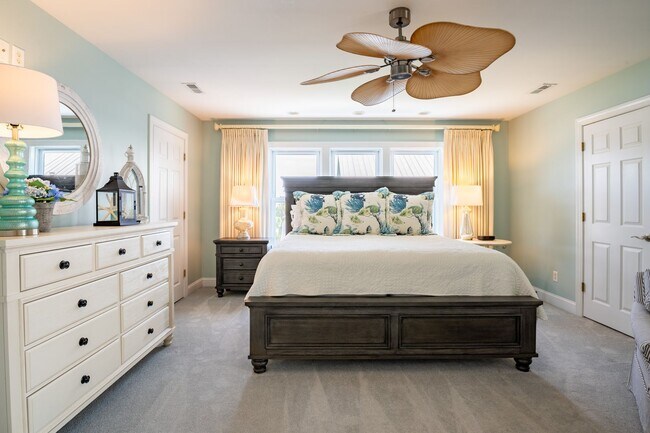 Building Photo - PERFECT SINGLE FAMILY OFF-SEASON MONTHLY R...