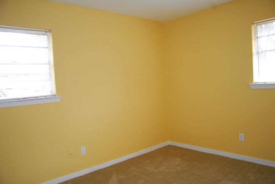 Building Photo - 2508 Halsel St