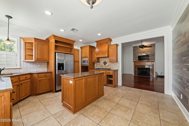 Building Photo - 100 Shumard Dr