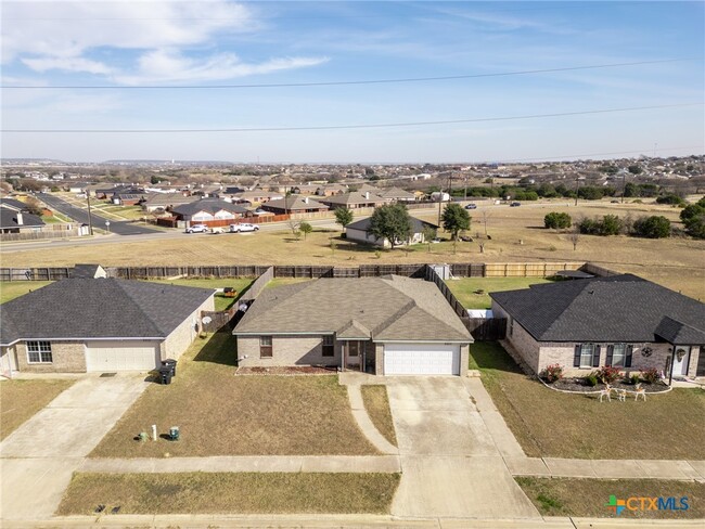 Building Photo - 3211 Tom Lockett Dr