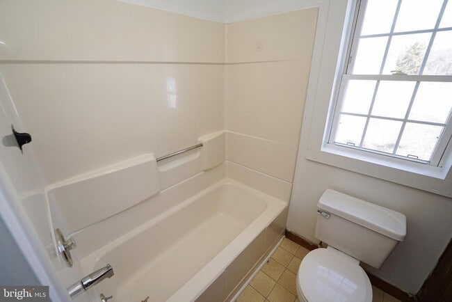 Building Photo - 8369 Nylon Ave