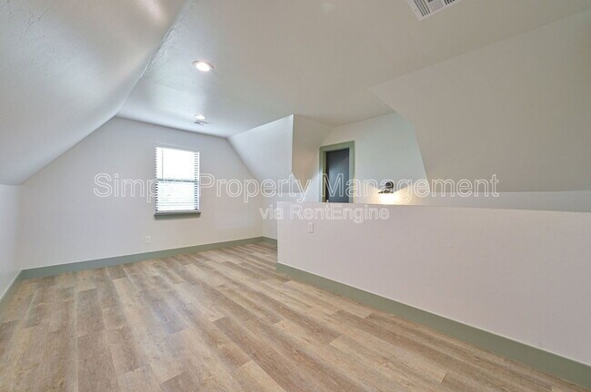 Building Photo - 4005 N Indiana Ave