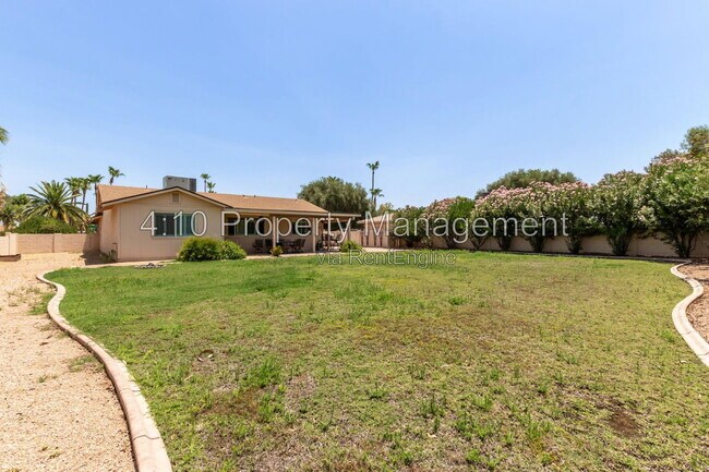 Building Photo - 26002 S La Cite Dr