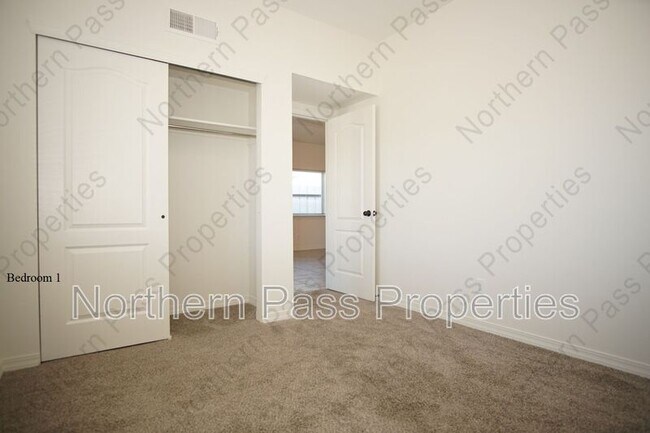 Building Photo - 14380 Tobe Davis Dr